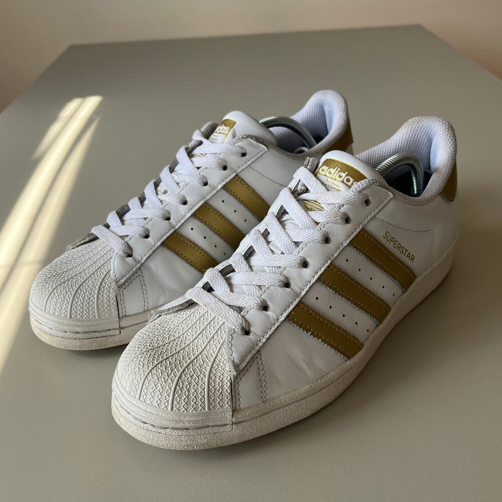 Adidas Superstar White/Gold Leather Athletic Training Shoes FX7483 Womens sz 9